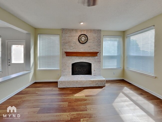 1427 Susan Ln in Carrollton, TX - Building Photo - Building Photo