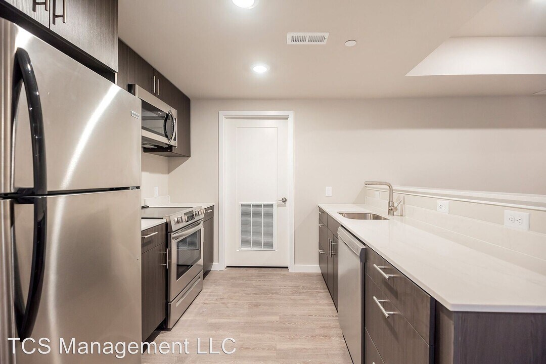 133 S 46th St in Philadelphia, PA - Foto de edificio