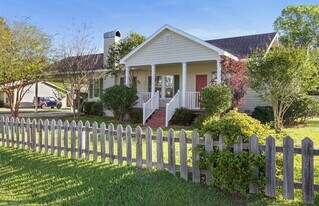 508 Foreman Dr in Lafayette, LA - Building Photo