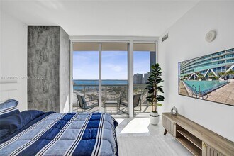 888 Biscayne Blvd in Miami, FL - Building Photo - Building Photo