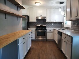 244 S 30th St in Lincoln, NE - Building Photo