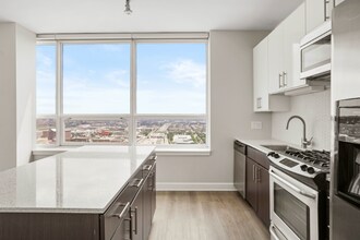 751 W Adams St in Chicago, IL - Foto de edificio - Building Photo