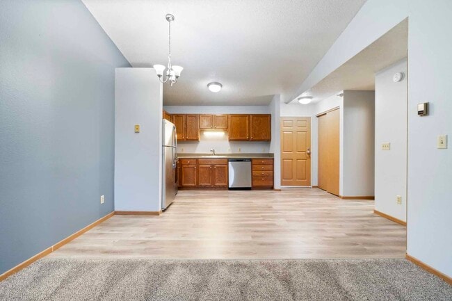 Tralee Terrace Apartments in Coon Rapids, MN - Foto de edificio - Building Photo