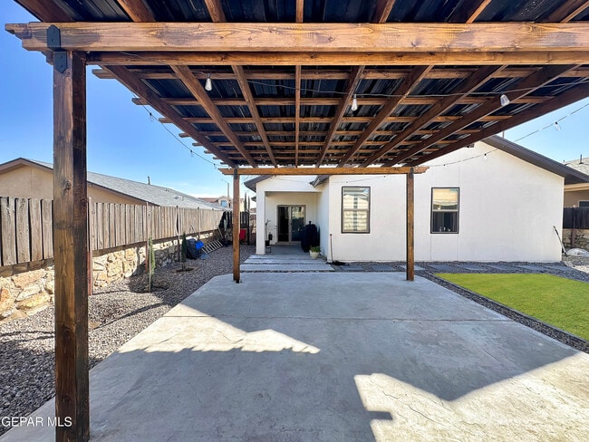 5037 Lone Cactus Ct in El Paso, TX - Building Photo - Building Photo