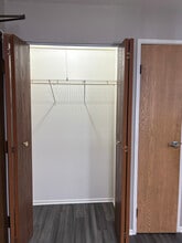 1324 Geneva Dr in Palatine, IL - Foto de edificio - Building Photo