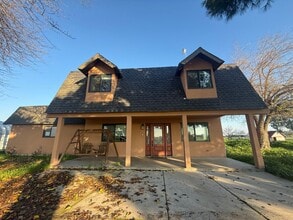 10592-10360 Ave in Visalia, CA - Building Photo - Building Photo