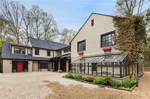property at 118 Old Mill River Rd