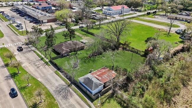 property at 11602 Dover St