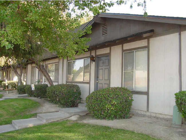 Black Stone Acres Apartments in Fresno, CA - Building Photo - Building Photo