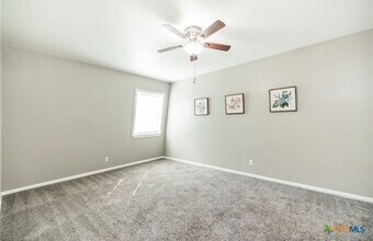 304 Palmwood Dr in Victoria, TX - Building Photo - Building Photo