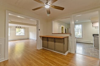 7 Starr Pl in East Hampton, CT - Building Photo - Building Photo