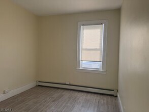 557 Gregory Ave in Passaic, NJ - Building Photo - Building Photo