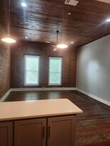 203 N Dallas St in Ennis, TX - Building Photo