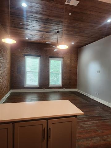 property at 203 N Dallas St