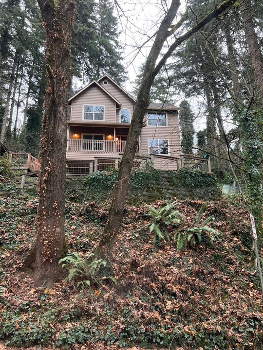 2358 Birch Ln in Eugene, OR - Building Photo