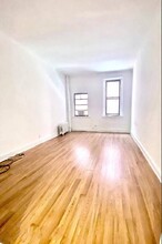 1075 1st Ave in New York, NY - Building Photo - Building Photo