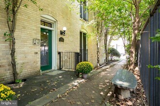 1210 Queen St in Alexandria, VA - Building Photo - Building Photo