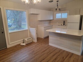 1196 Thorndale Dr in Akron, OH - Building Photo - Building Photo