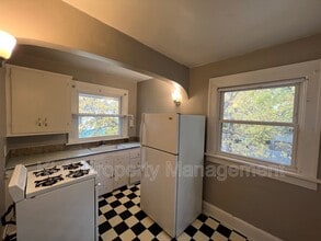 1109 42nd St in Des Moines, IA - Building Photo - Building Photo