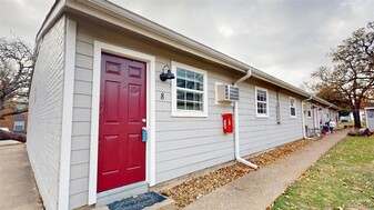 500 Foch St, Unit 5 in Bryan, TX - Building Photo
