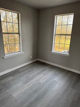 801 W Queen St in Tyler, TX - Building Photo - Building Photo