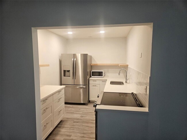 property at 959 SE 2nd Ave