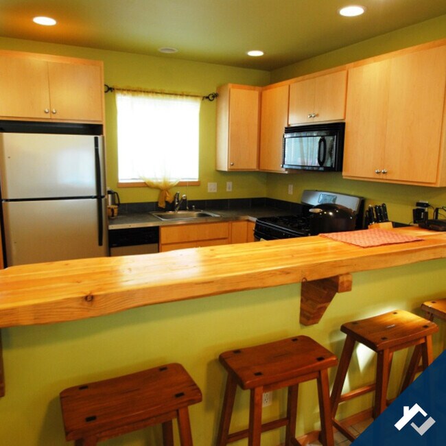 3321 Wetmore Ave S in Seattle, WA - Building Photo - Building Photo