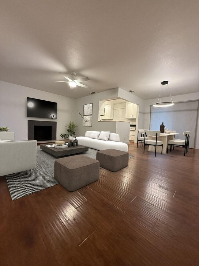 5400 Aileen Way in Sacramento, CA - Building Photo - Building Photo