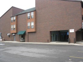 306.5 E Green St in Champaign, IL - Building Photo