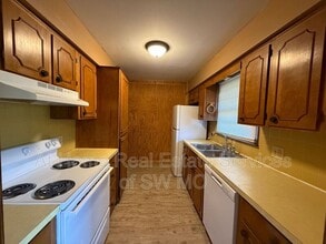 1152 S Paula Ave in Springfield, MO - Building Photo - Building Photo