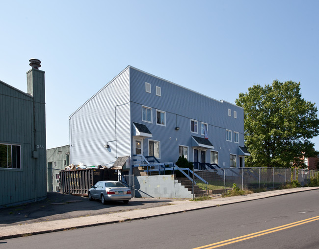 North Street Townhouses in New Britain, CT - Building Photo - Building Photo