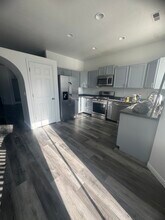 214 Foxboro Dr W in North Salt Lake, UT - Building Photo - Building Photo