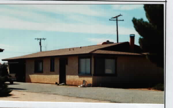 20205 Rimrock Rd in Apple Valley, CA - Building Photo - Building Photo