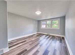 15433 Myrtle Ave, Unit Duplex on Myrtle in Harvey, IL - Foto de edificio - Building Photo
