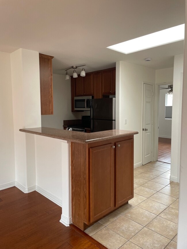 5722 Riley St in San Diego, CA - Foto de edificio - Building Photo