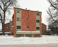 1322 Hyman Blvd in Dollard-des-Ormeaux, QC - Building Photo - Building Photo