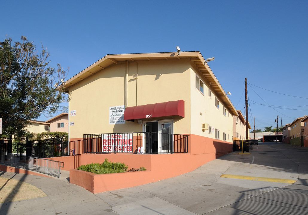 Viking Gardens Apartments in La Habra, CA - Building Photo