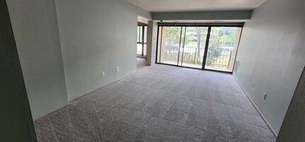 2069 Royal Fern Ct, Unit 11B in Reston, VA - Building Photo - Building Photo
