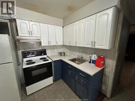 355 McEwan Ave in Windsor, ON - Building Photo