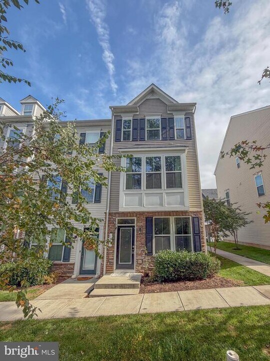 1437 Strahorn Rd in Severn, MD - Building Photo