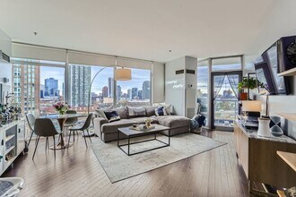 510 W Erie St in Chicago, IL - Building Photo - Building Photo