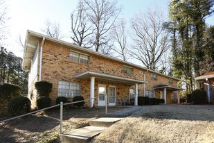 Colonial Park Apartments