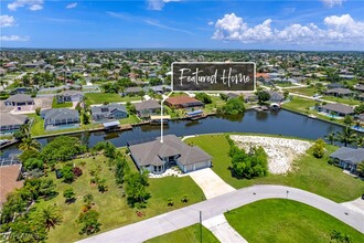 3106 SW 22nd Ave in Cape Coral, FL - Foto de edificio - Building Photo