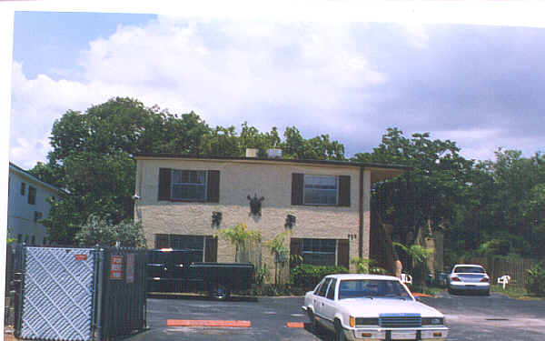 737 NE 7th Ave in Fort Lauderdale, FL - Building Photo - Building Photo