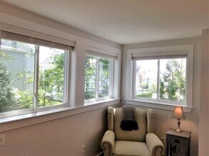 12 Conwell Ave, Unit 1 in Somerville, MA - Building Photo - Building Photo