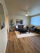 285 N 300 W, Unit 289 in Orem, UT - Foto de edificio - Building Photo