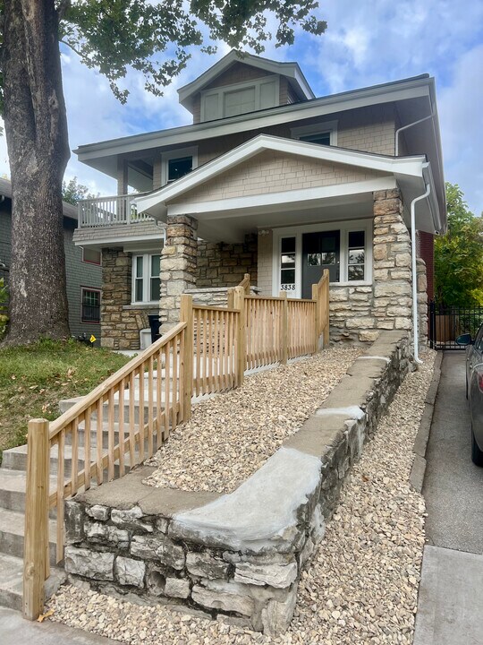 3836 Wyandotte St in Kansas City, MO - Building Photo