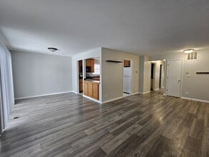 1241 Bradwell Ln in Mundelein, IL - Building Photo - Building Photo