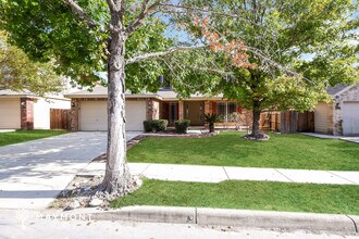 10006 Caspian Ledge in San Antonio, TX - Building Photo - Building Photo