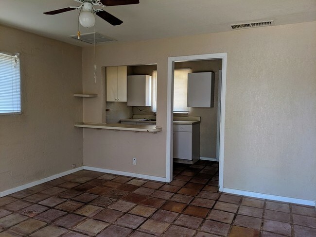 1011 E Minnezona Ave-Unit -B in Phoenix, AZ - Building Photo - Building Photo